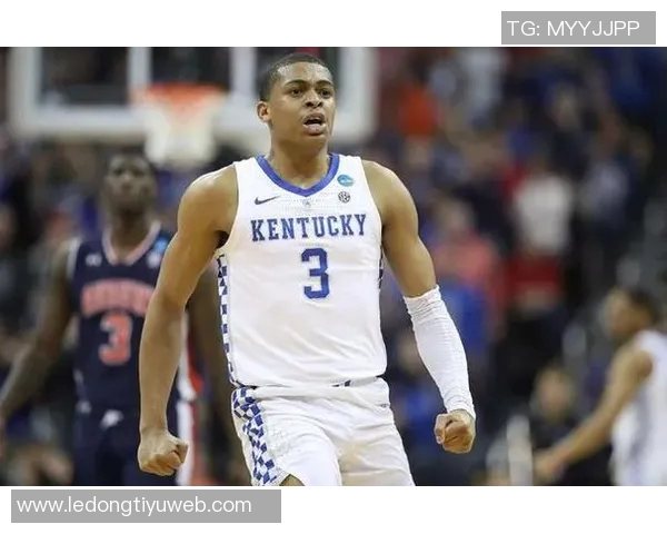 凯尔登半场表现出色6投4中贡献11分5篮板1助攻正负值高达16